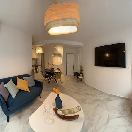 Casa De Tres Hermanos In The Heart Of Apartment Athens