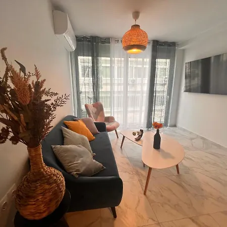 Apartment Casa De Tres Hermanos In The Heart Of Athens
