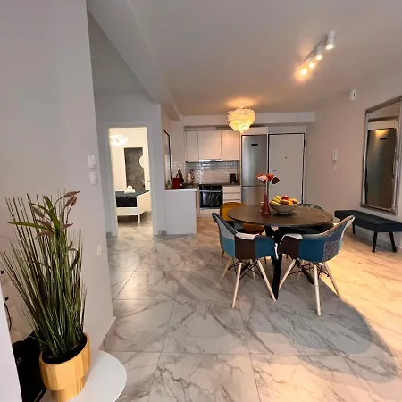 Apartment Casa De Tres Hermanos In The Heart Of Athens